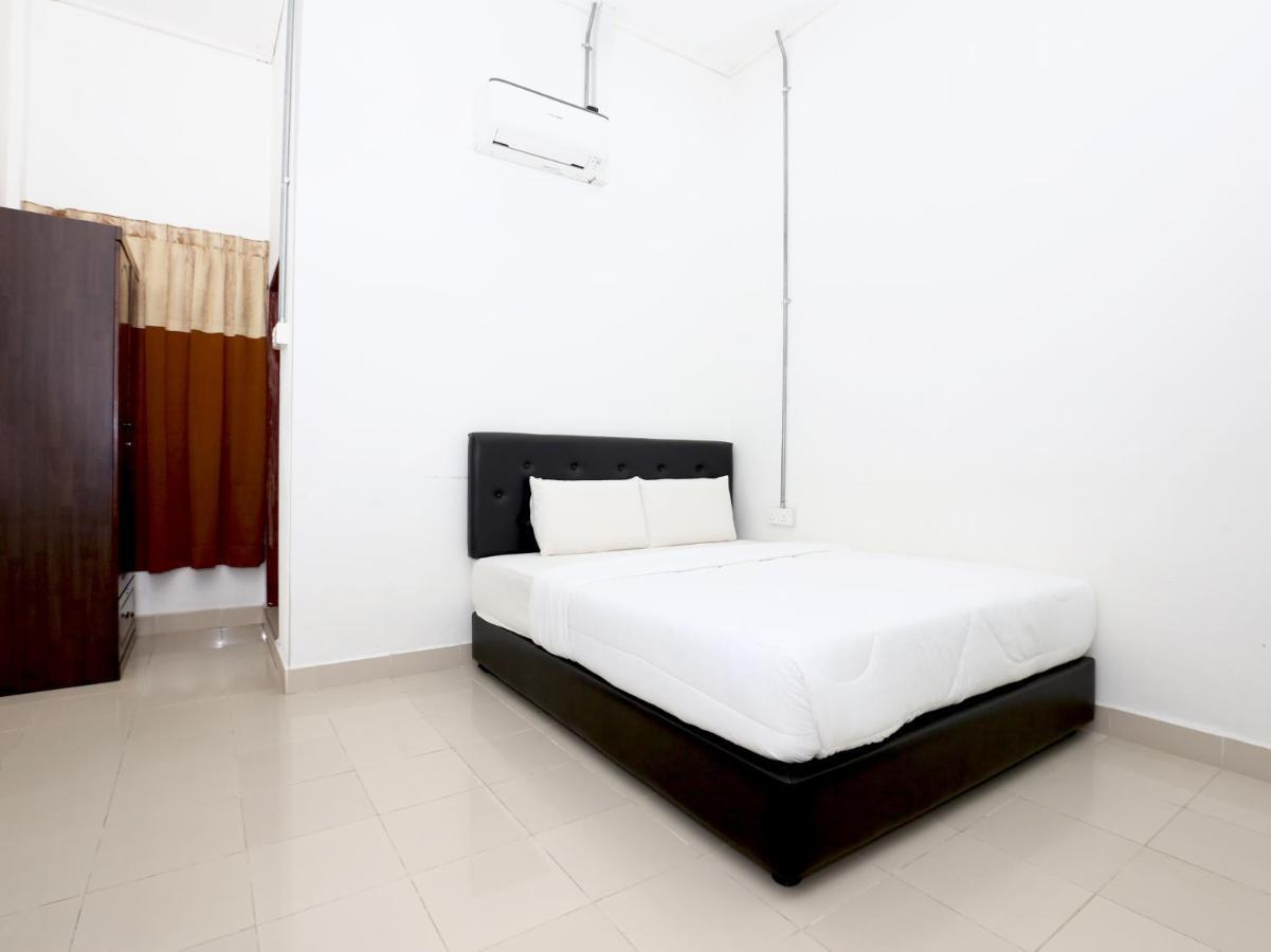 Spot On 89778 Aisy Hotel Tanah Merah  Bagian luar foto