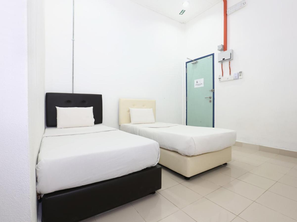 Spot On 89778 Aisy Hotel Tanah Merah  Bagian luar foto