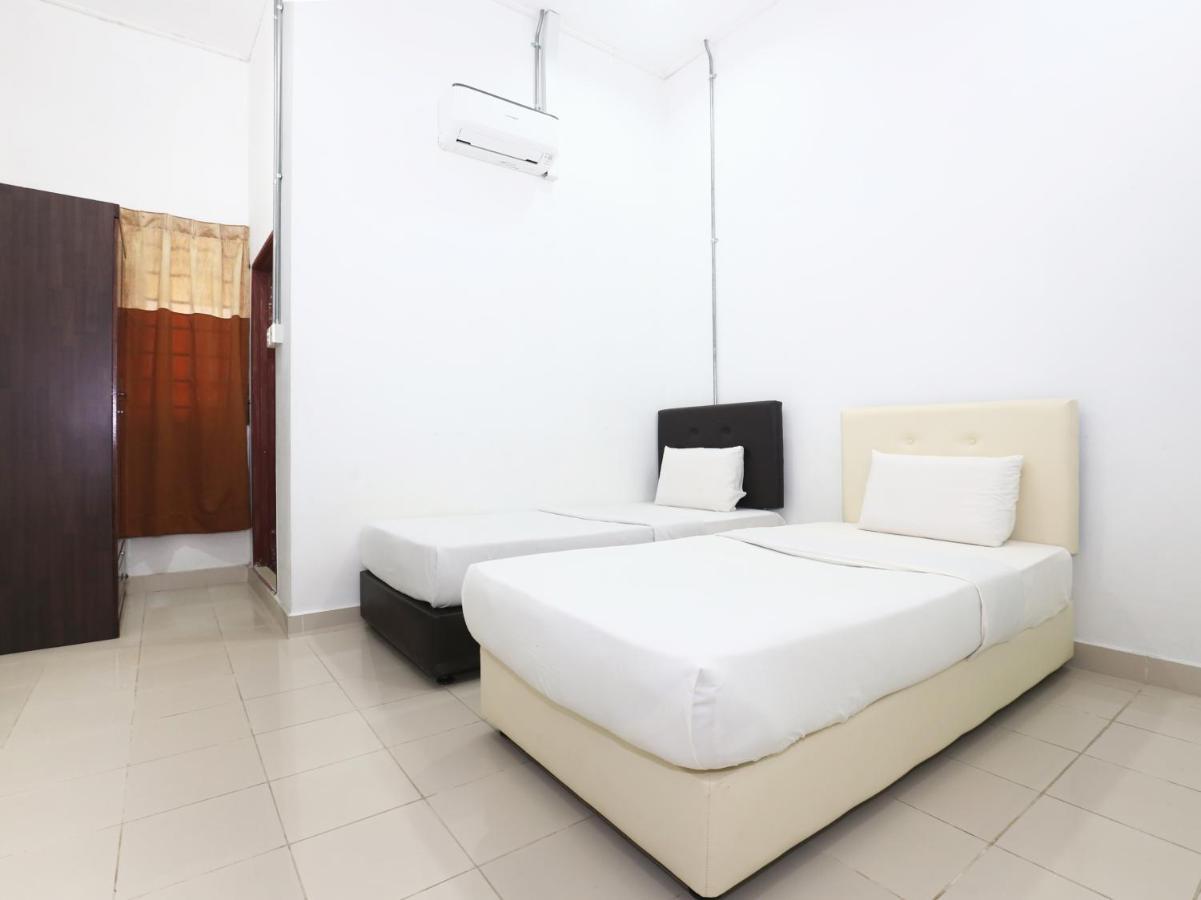 Spot On 89778 Aisy Hotel Tanah Merah  Bagian luar foto